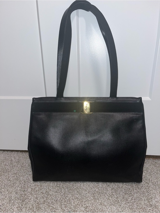 Salvatore Ferragamo Handbags - Salvatore Ferragamo Vala Shoulder Bag